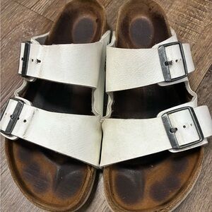 SOLD‼️‼️‼️‼️‼️‼️‼️‼️‼️‼️Birkenstock Brown Footbed White Sandals Size 39
